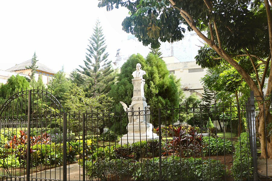 the park in the memory of Carlos J. Finlay and his statue