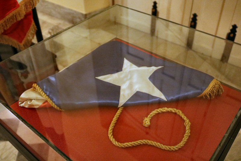 the flag of the Republic of Chile, sent to Cuba by the President Dr. Salvador Allende